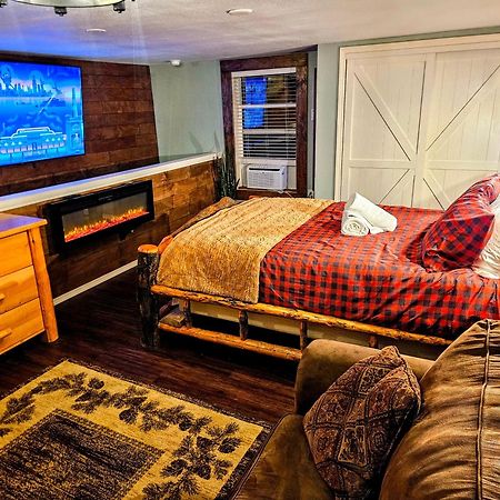 Private Cabin- Breakfast - Double Tub - 75In Tv - Sup - Washer Dryer - Bbq West Point 외부 사진