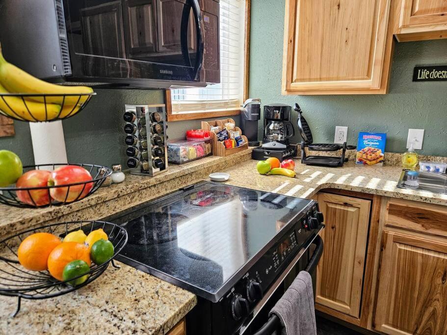 Private Cabin- Breakfast - Double Tub - 75In Tv - Sup - Washer Dryer - Bbq West Point 외부 사진